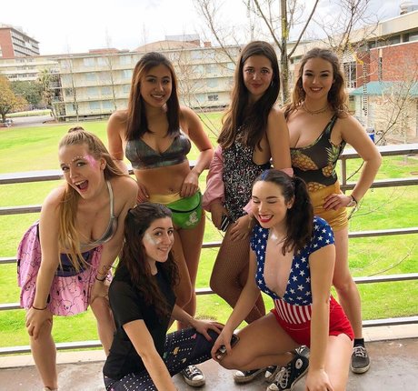 Julia F onlyfans lean