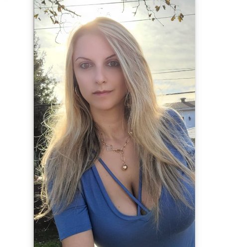 Eveline Do onlyfans public photos