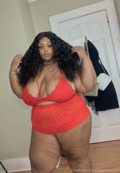 danekdanielle onlyfans sexy