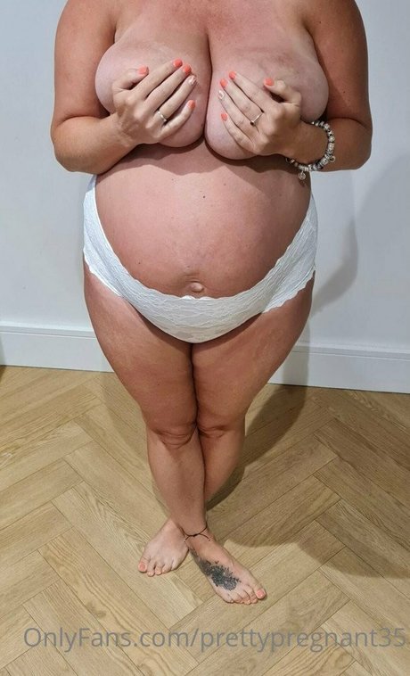 Pretty Pregnant onlyfans boobs