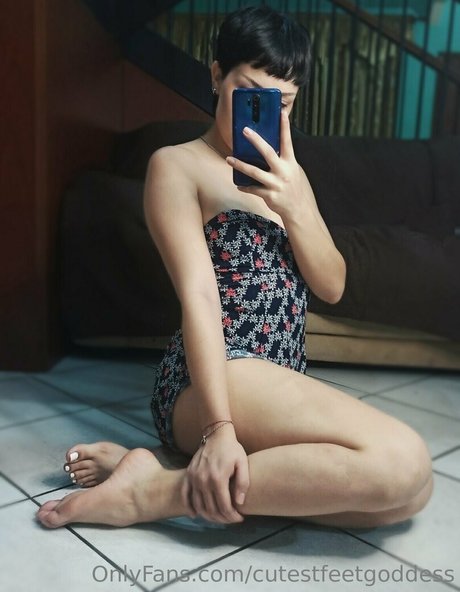 cutestfeetgoddess only fans nude leaks