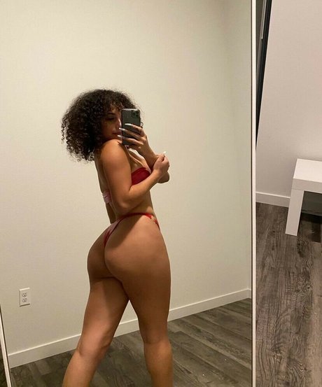 frostedaliine only fans nudes