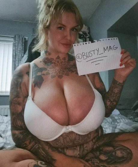 Busty Magazine nude onlyfans leaked