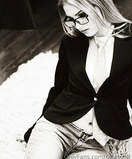 nika delf onlyfans free