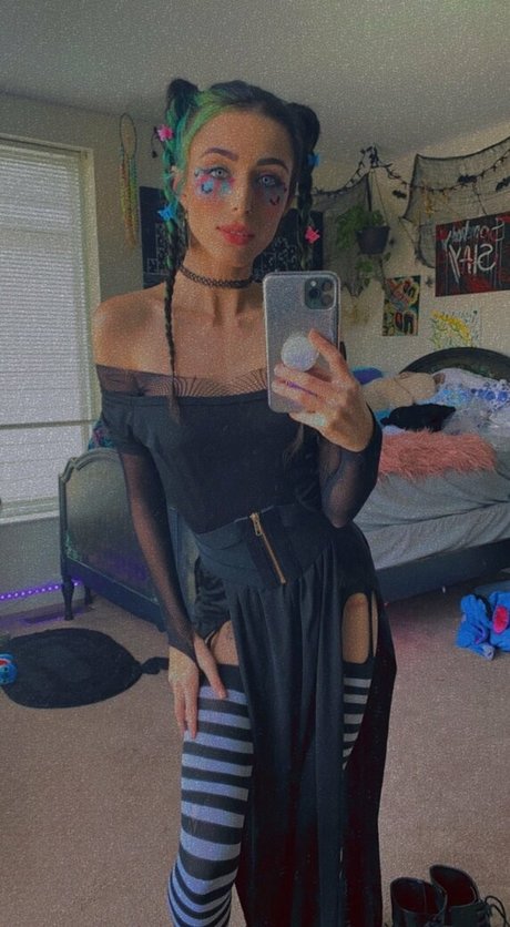 ohheymissfaye onlyfans star