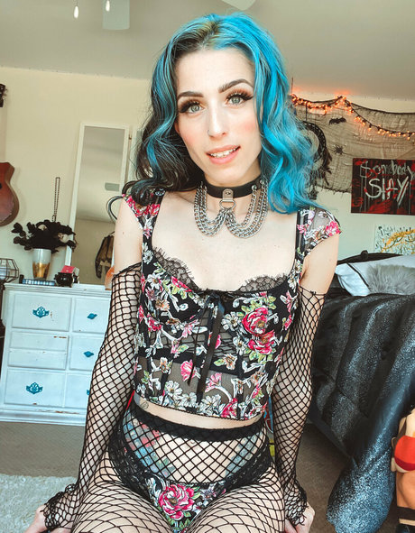 ohheymissfaye onlyfans leaks.