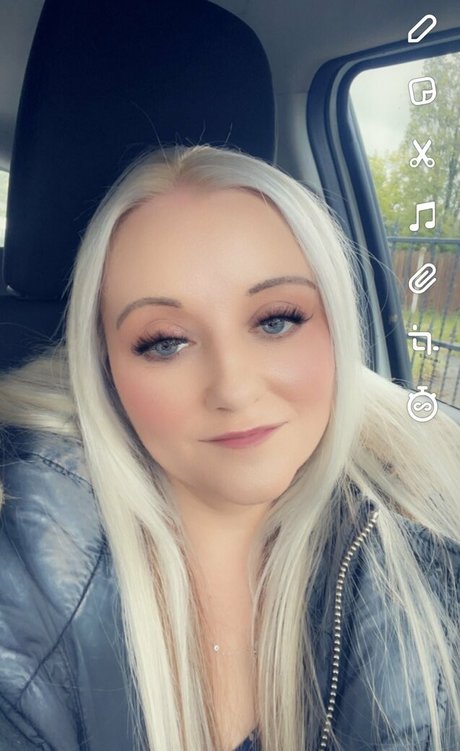 petitiepolly only fans leak nude