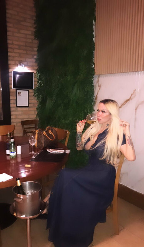 fabiolavoguel feet onlyfans