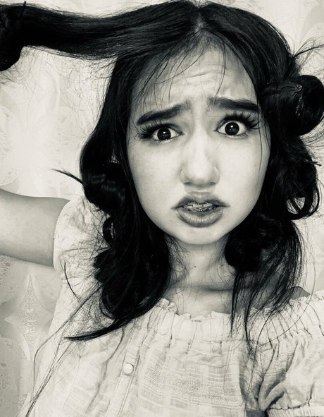 ooficialanie only fans pics