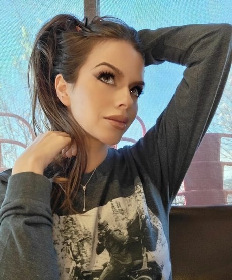 adelinesofficial nude on onlyfans