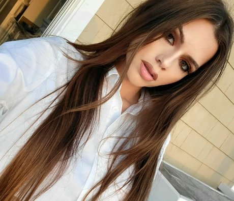 adelinesofficial only fans free