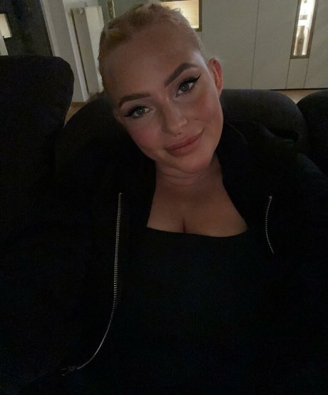 Sarah Neuhaus onlyfans leaks naked