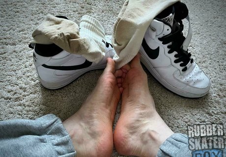 rubberskaterboy strip onlyfans