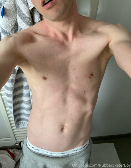 rubberskaterboy onlyfans leaked pictures