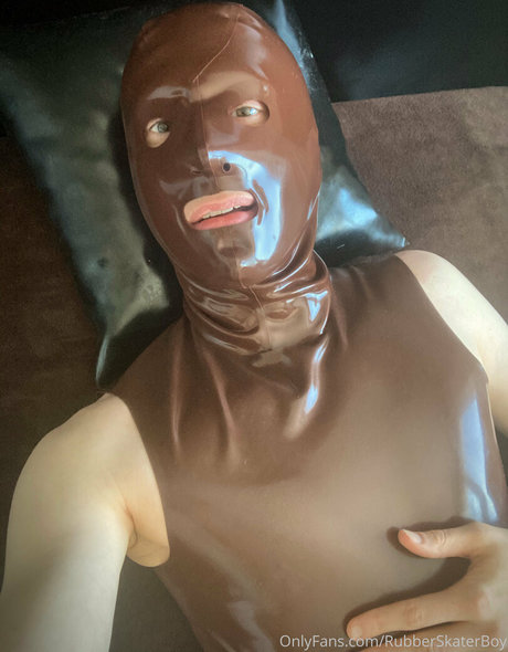 rubberskaterboy onlyfans model images