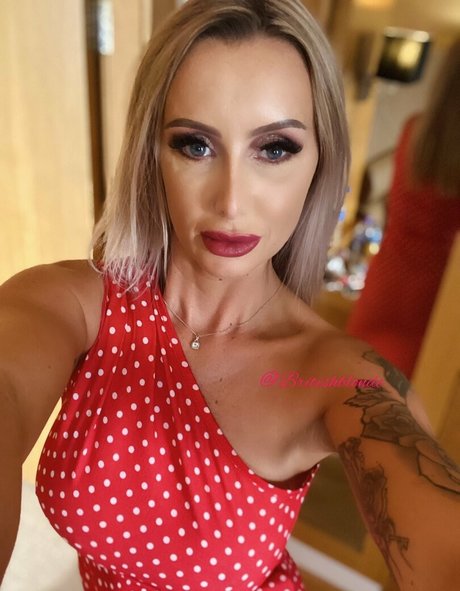 hotsluttymilf onlyfans images