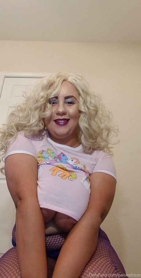 paisleehaze onlyfans ass