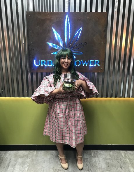 paisleehaze onlyfans topless