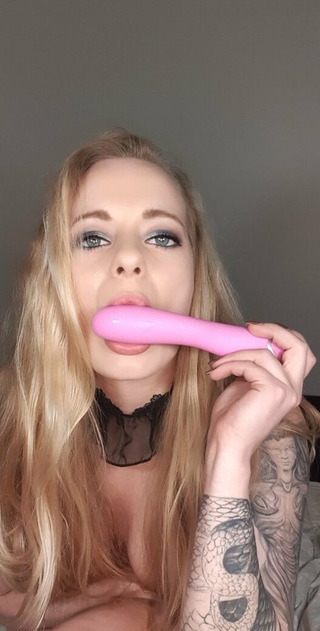 sweet miaxxx topless onlyfans