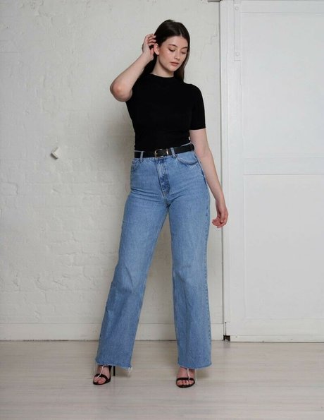 Ellie Weston onlyfans naked