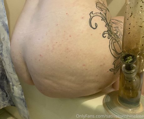 sativasunshinefree nude leaks onlyfans