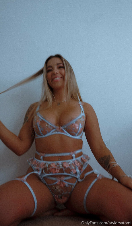 taylorsatomi free onlyfans