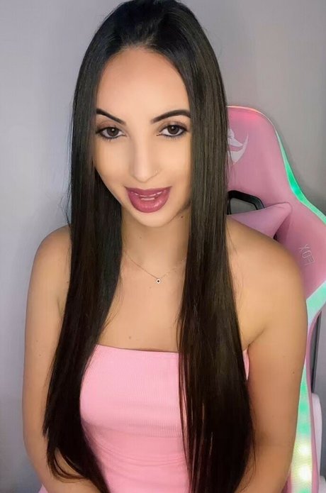 Alinedls Aline Oliveira onlyfans leaked photos