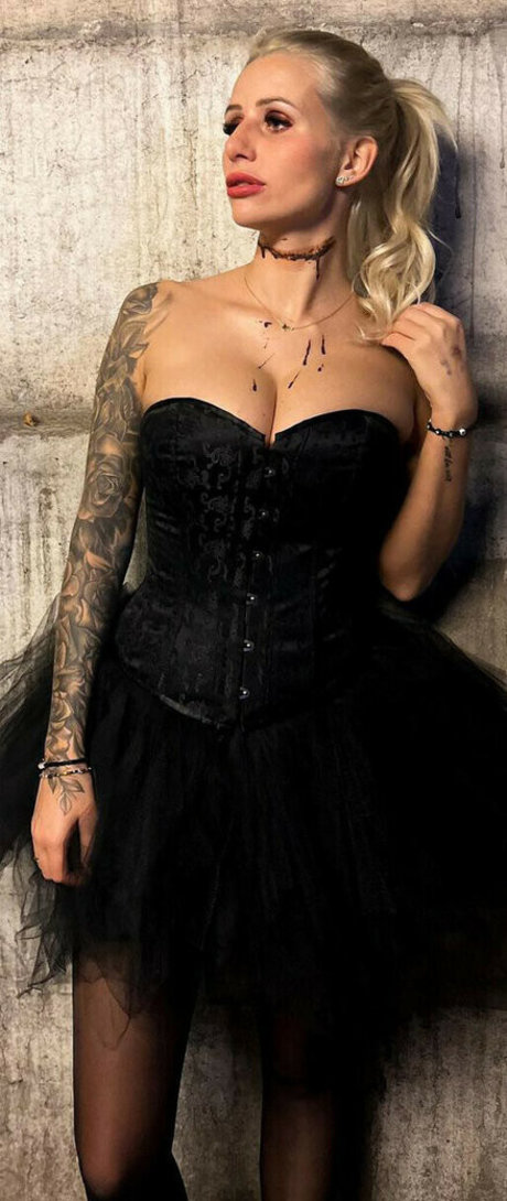 Carina Spack onlyfans page