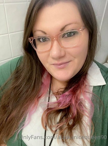 alaskanicequeen90 onlyfans lean