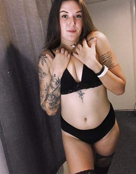 titsntattsfree onlyfans nude