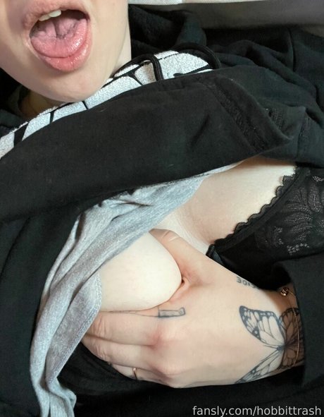 hobbittrash only fans nude