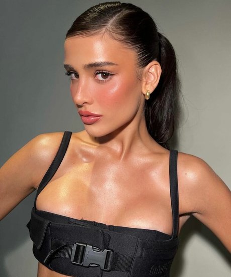 Livia Nunes Marques onlyfans leaks.