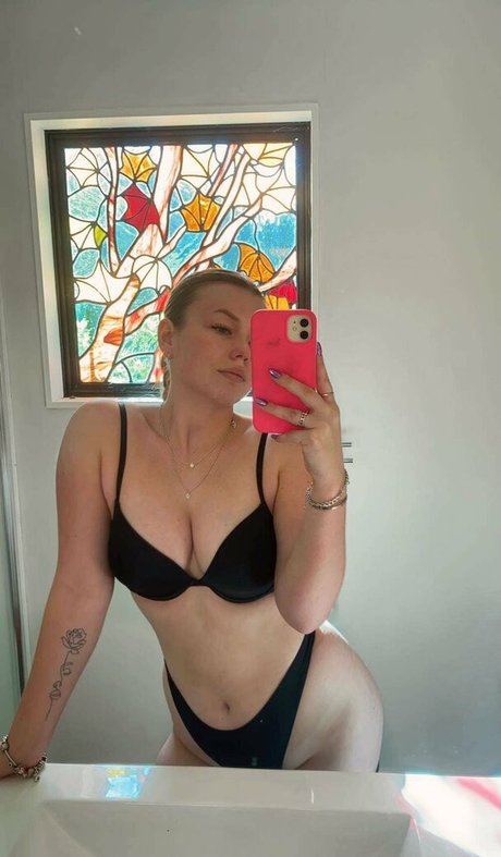 holliesworldd leaked onlyfans pictures