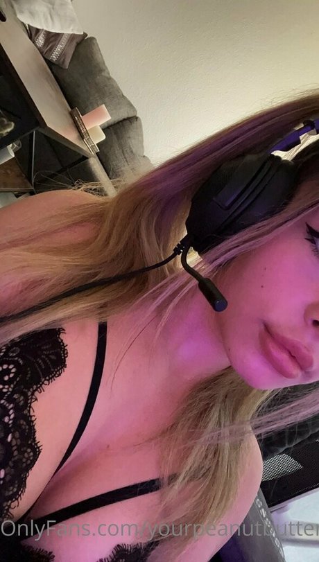 yourpeanutbuttercup onlyfans leaked naked