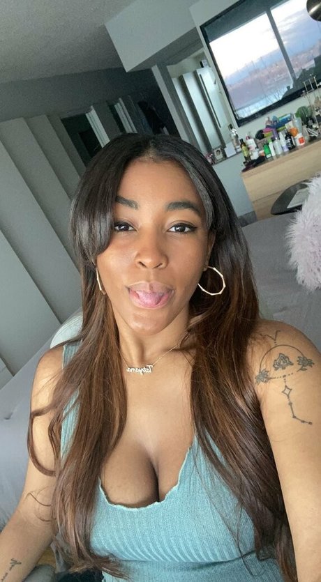 TatyMx strip onlyfans