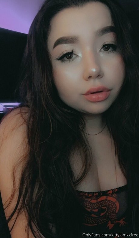 kittykimxxfree onlyfans strip tease