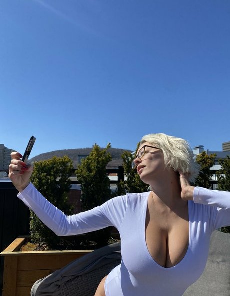 carolinevreeland nudes leaked onlyfans