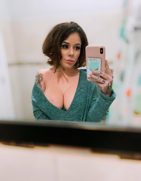 ihatelaiika onlyfans nudes porn