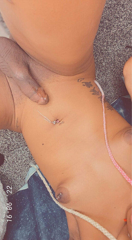 Cloudy Vi onlyfans star