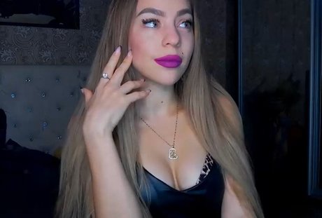 Girlhomealone onlyfans naked leaked