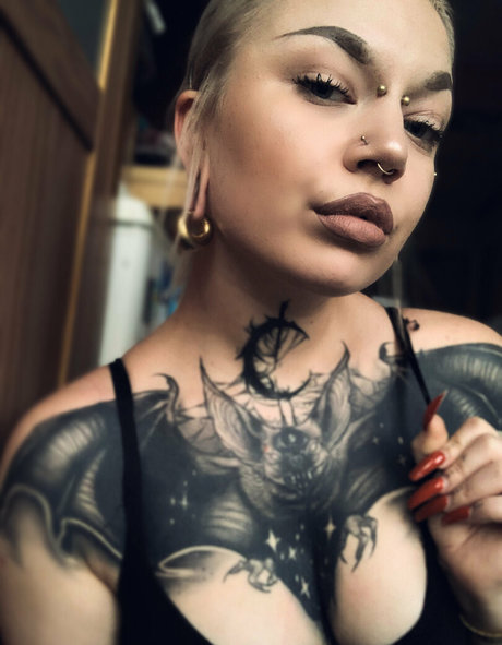 bat gyal naked leaked onlyfans