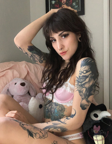 ashietaylor naked onlyfans