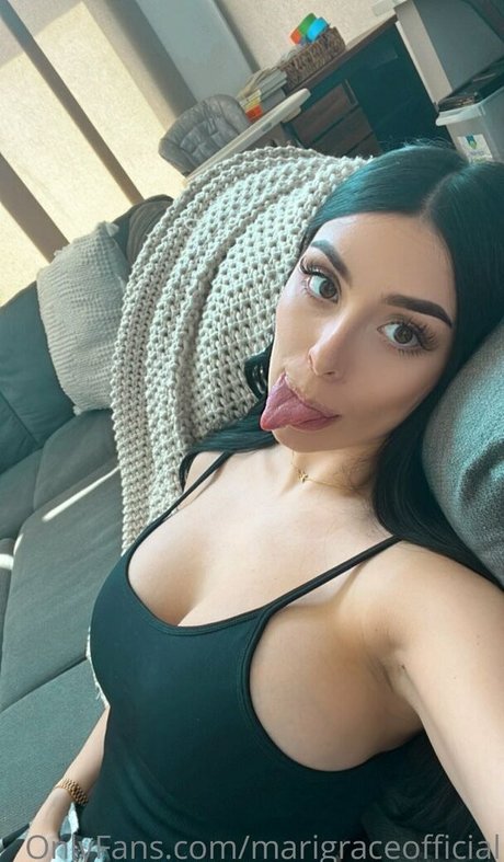 Mari Grace onlyfans model