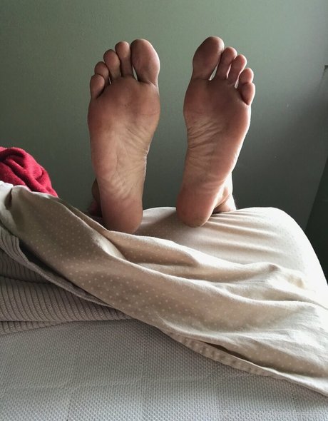 barefeeticus onlyfans tits