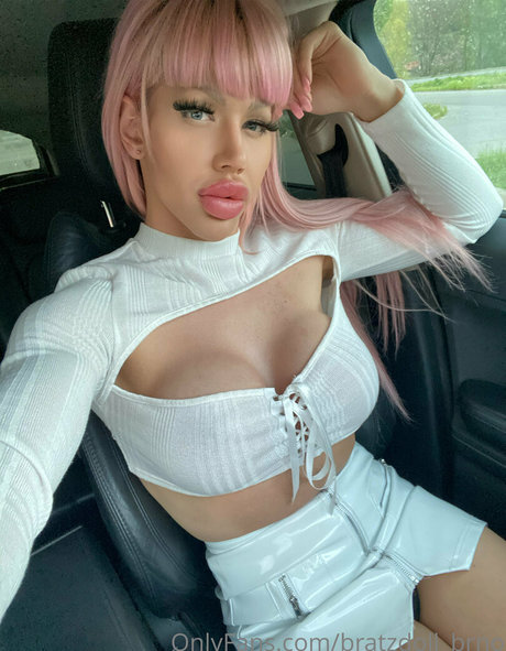 bratzdoll brno onlyfans strip tease