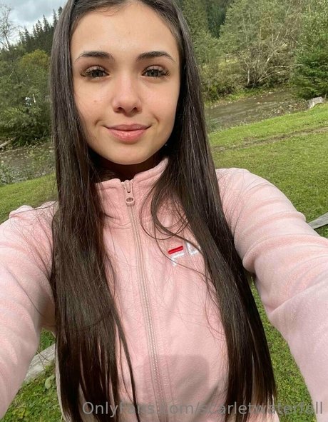 scarletwaterfall onlyfans pictures