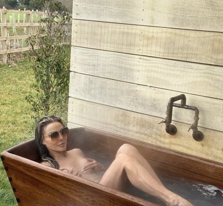 Lizzie Cundy onlyfans leaka