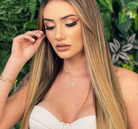 Vivi Marcon onlyfans porno