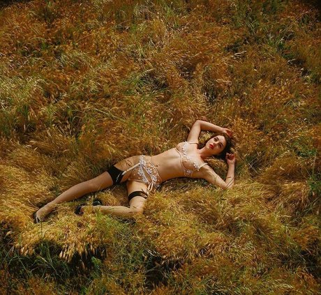 Adelaide Kane onlyfans tits