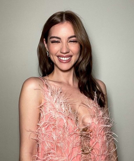 Adelaide Kane onlyfans naked